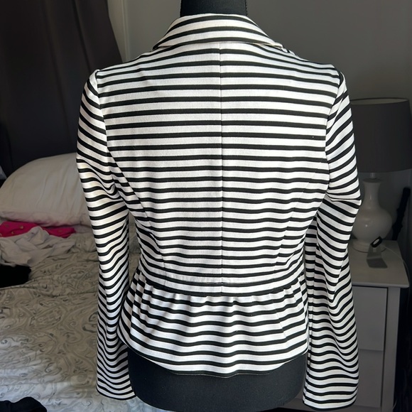 ELLE Black & White Striped Stretch Blazer Jacket Women’s Small. gently used - Picture 6 of 6
